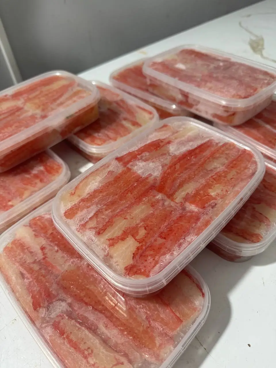 Мясо камчатского краба в упаковках